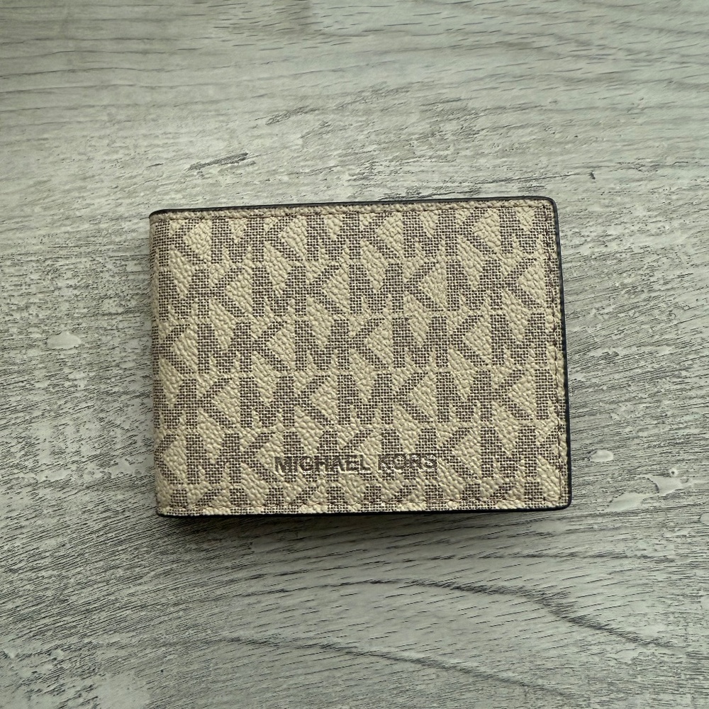 Michael Kors Logo Wallet